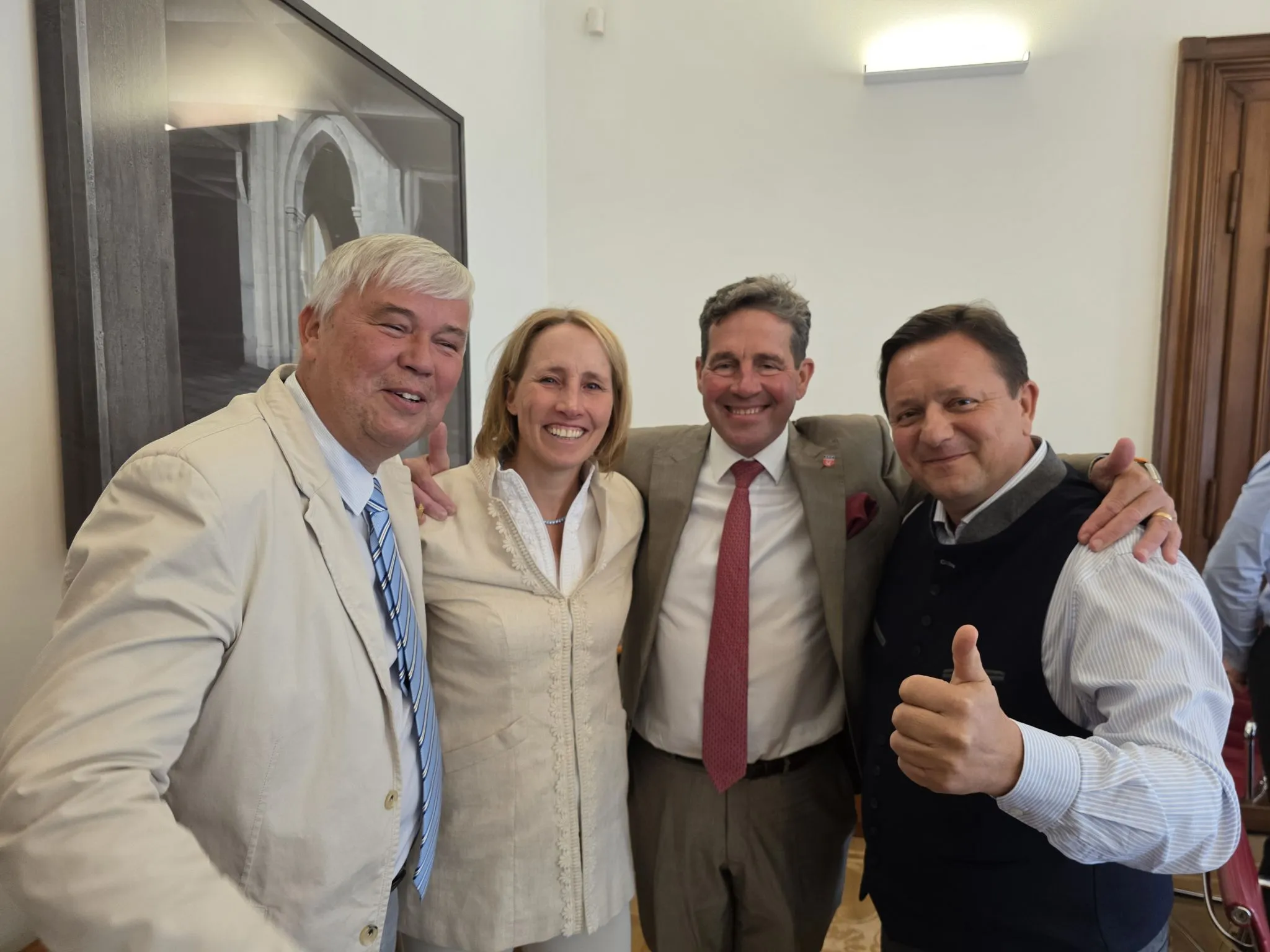 JOHNNY SERVIS se připojuje ke skupině ENYGEA